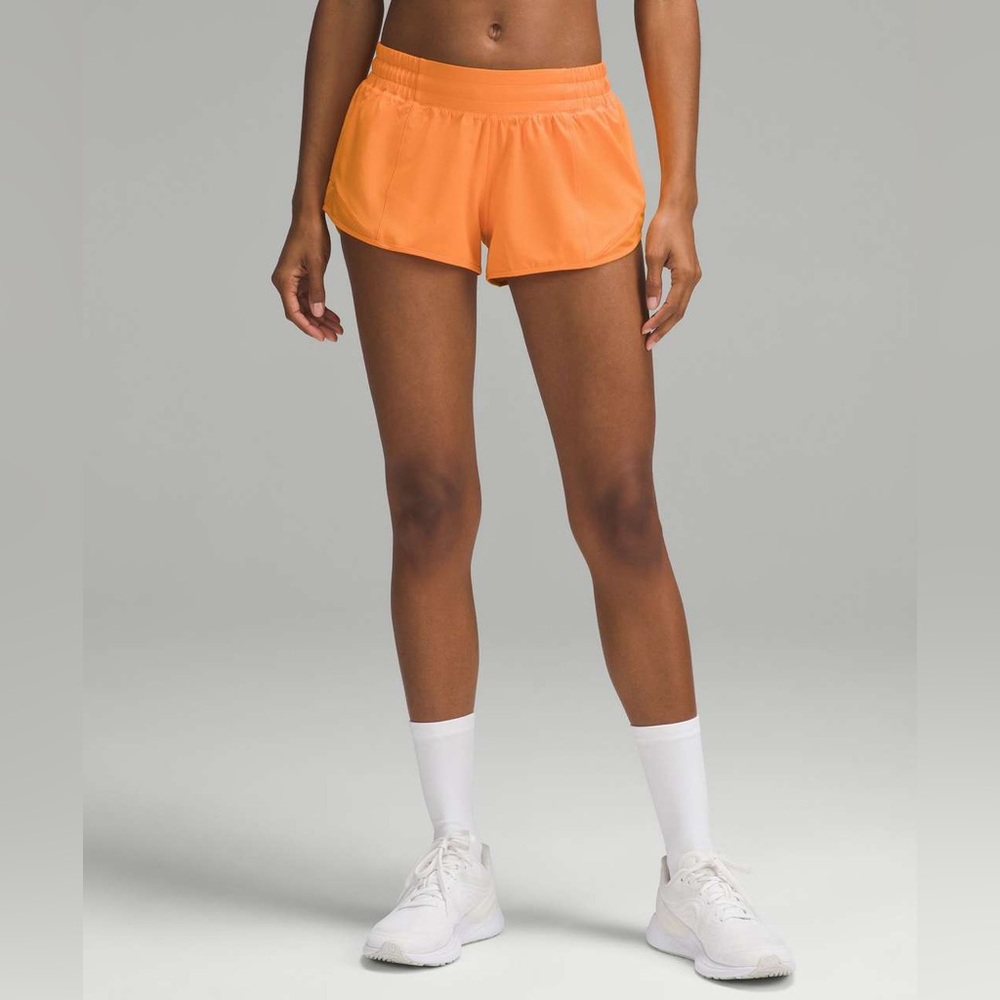 Lululemon Hotty Hot Shorts 2.5’